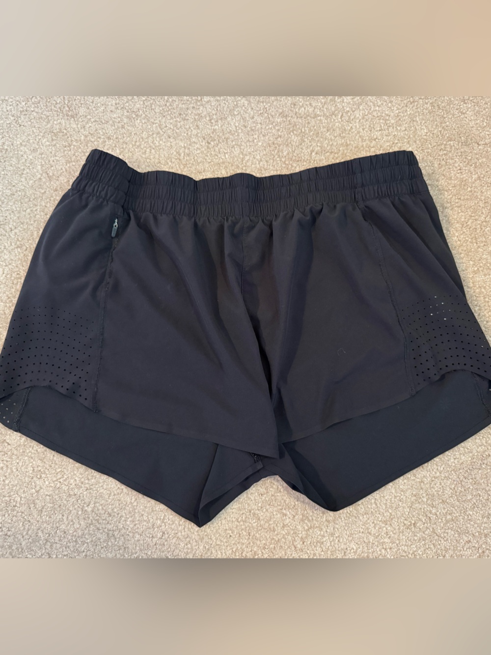 Athleta Hustle 3 inch Shorts